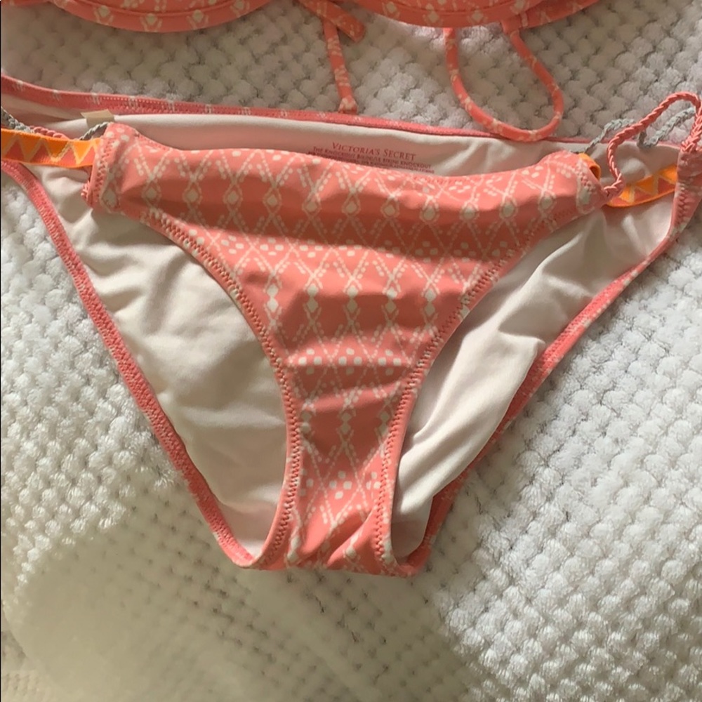 Victoria’s Secret Padded Bikini 36 C bottoms m - Picture 5 of 7
